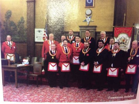 Freemasons wearing Gmail icon aprons. : r/mildlyinteresting