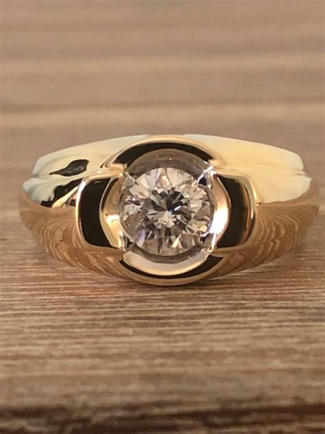 Yellow Gold Men S Ring With Diamond Of Ct Catawiki