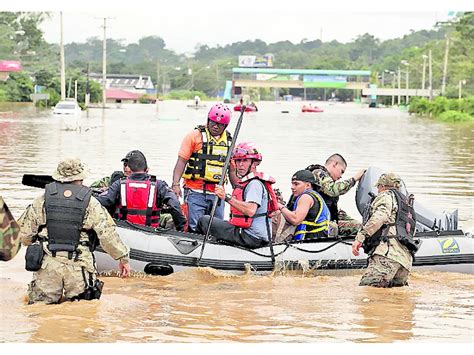 Muertos Y Damnificados Por Derrumbes E Inundaciones Panam Am Rica