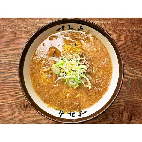 【楽天市場】すみれ ラーメン 味噌ラーメン 味噌味 一人前スープ・メンマ入り 札幌ラーメン 乾麺 中華麺 自宅 簡単 人気店 名店の味