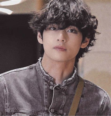 Pin By Mimilajda On Taehyungssi Taehyung Kim Taehyung Bts V