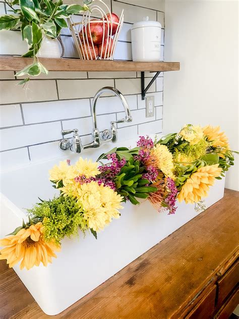 How To Arrange Summer Grocery Store Flowers Into A Stunning Display