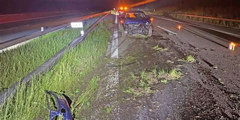 Unfall Auf Der A In W Ngi Tg Lenkerin Prallt Gegen Leitplanke