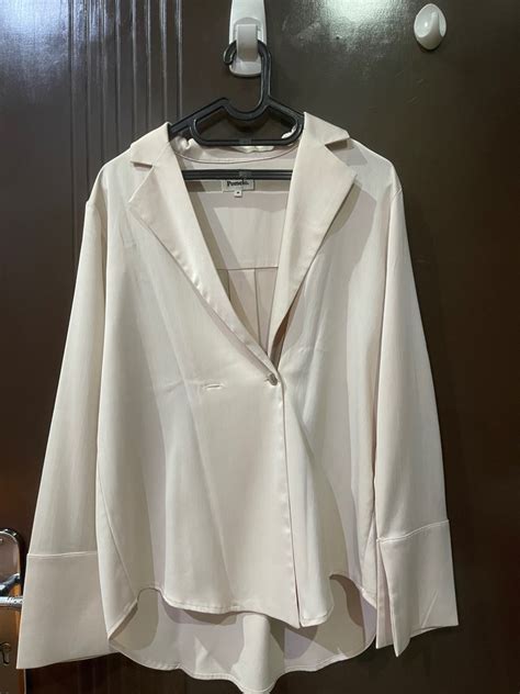 Pomelo Nude Blush Pink Satin Blazer Outerwear Fesyen Wanita Pakaian Wanita Baju Luaran Di