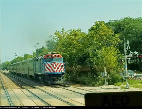 Metra 171 Leads UP NW Outbound Train 621 Meeting Our Inbound 646