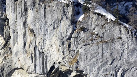 Une Femme Fait Une Chute Mortelle Au Grosser Mythen Sz