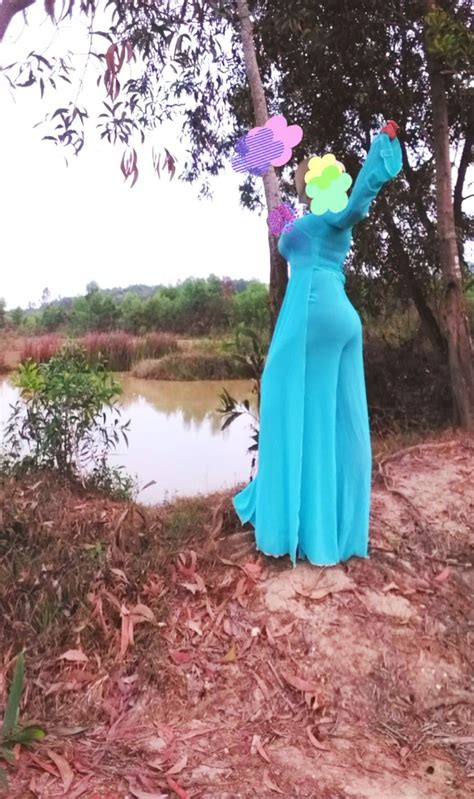 Pin by Tuấn Nguyễn on Nội dung tôi đã lưu Hot leggings Backless dress formal Girl hijab