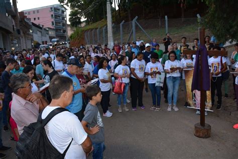 Portal Capara Centenas De Pessoas Na Caminhada Penitencial Da