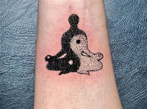 50+ Amazing Ying Yang Tattoos with Meanings, Ideas, and Celebrities ...