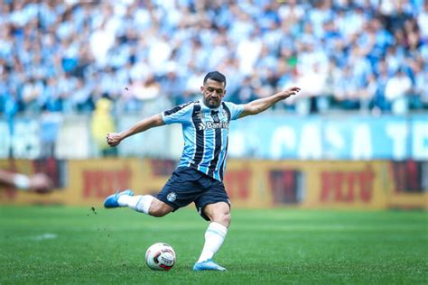 Atuações do Grêmio qualidade de Diego Souza se sobressaiJogada 10