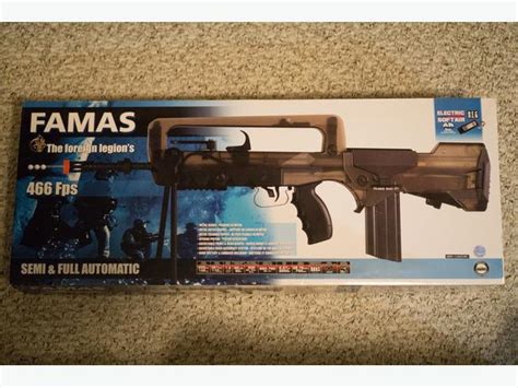 Famas Full-auto Airsoft Gun