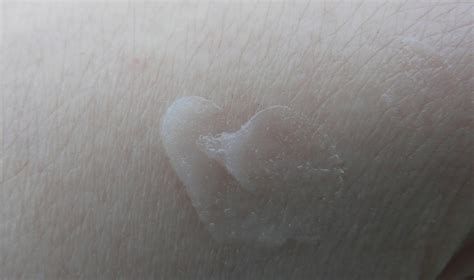Life is wonderful: Бальзам для губ Bariederm от Uriage