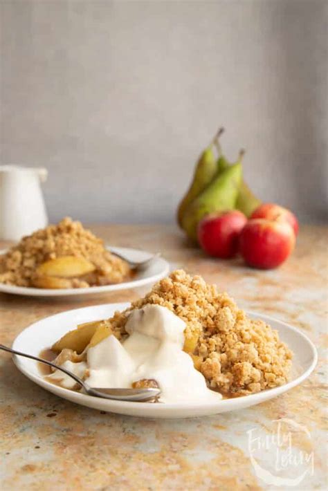 Easy Apple Pear Crumble