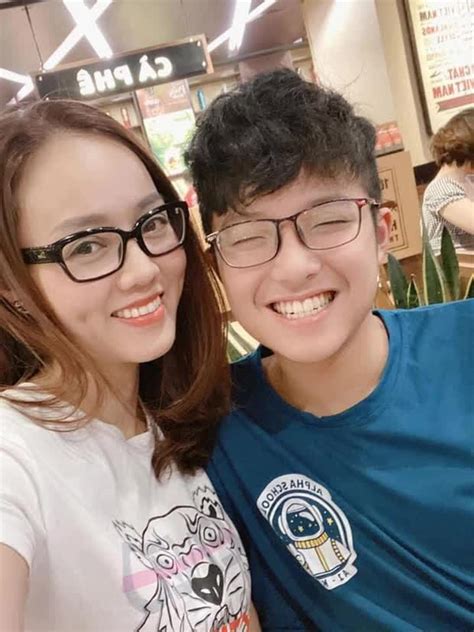 Con trai Công Lý lột xác thành hot boy vườn trường ở tuổi 18 ngoài vẻ điển trai còn có 1 điểm