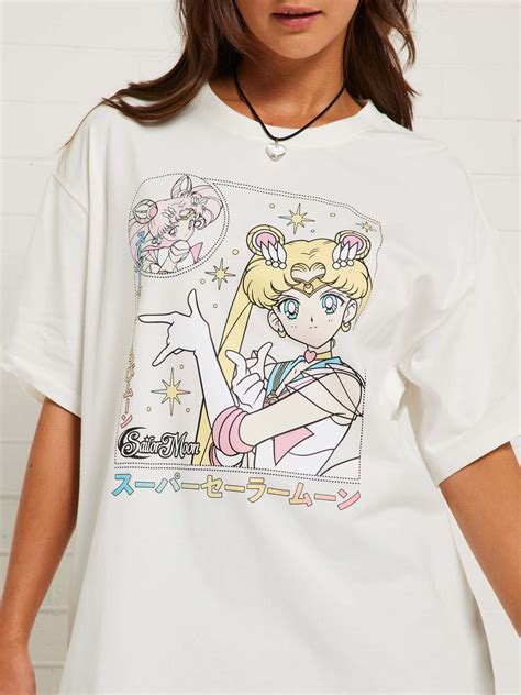 Jayjays Sailor Moon Square Character Tee