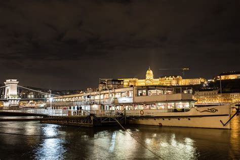 10PM Budapest Danube Cruise with Live Music & Food or Drinks 2025