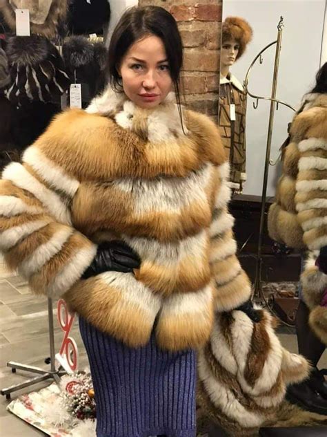 Pin By Boite Alettres On Fourrure Girls Fur Coat Fur Coat Fox