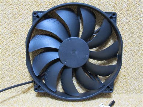 Thermaltake ケースFan A2030L12S 200mm/800rpm/Black(冷却装置)｜売買されたオークション情報 ...