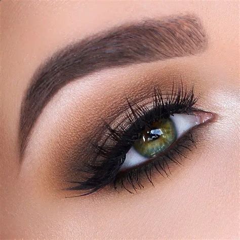 7 Stunning Makeup Ideas For Green Eyes And Brown Hair SheIdeas