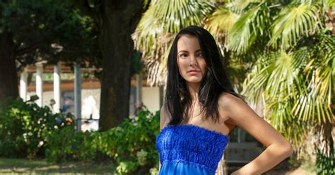 Sexy Sapphira Gets Naked Outdoors