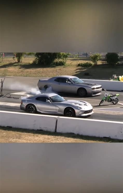 Dodge Viper Drag Races Challenger Hellcat What The Hell Happened Autoevolution