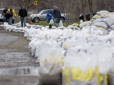 Strong Backs Sought As Gatineau Prepares For Sandbag Removal Blitz