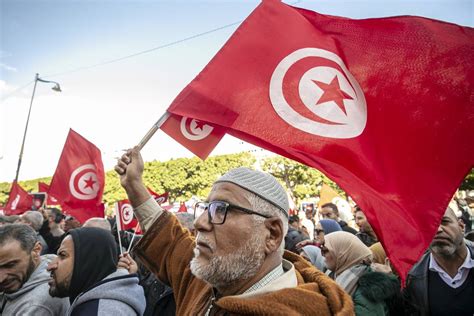 Tunisia: National Salvation Front sit-in calls for detainee release