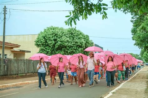 Mobilização se destaca guarda chuvas e finaliza Outubro Rosa em