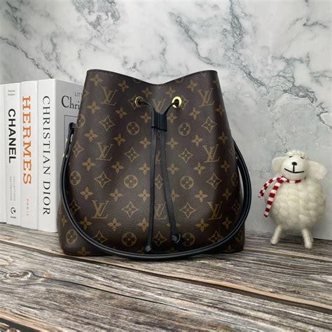 Louis Vuitton 路易威登m44020 經典monogram花紋neonoe系列牛皮鑲飾束口 水桶包 斜背包 肩背包