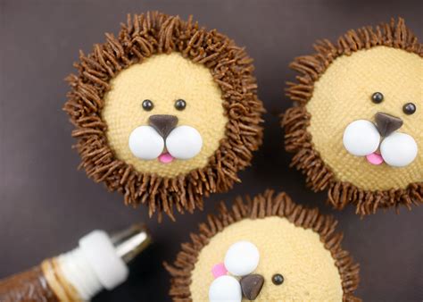 Royally Cute Lion Cupcakes Bakerella