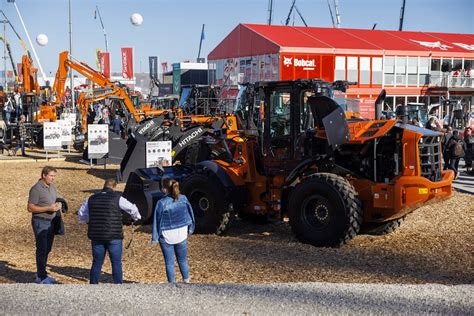 Hitachi launches versatile ZW160-7 wheel loader at Bauma | LECTURA Press