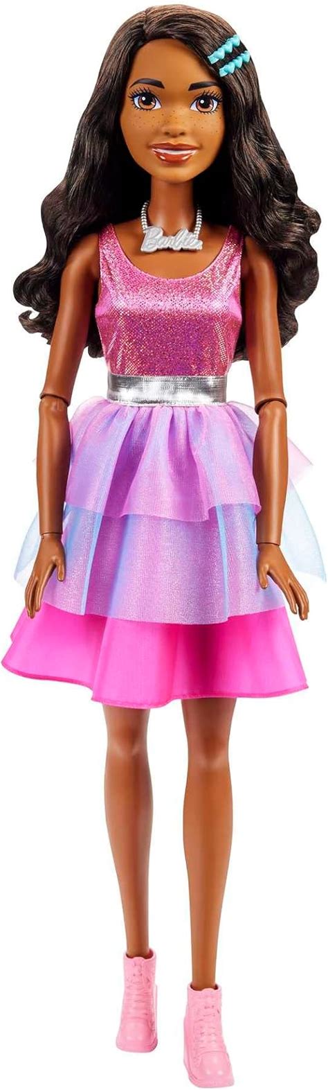 Barbie Grande Poup E Mannequin Brune Fashionistas Avec Une Robe Rose