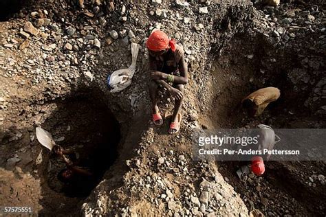 Child Labor Congo Photos and Premium High Res Pictures - Getty Images