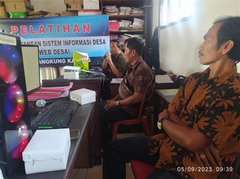 Kegiatan Pelatihan Sistem Informasi Desa Pangkung Karung Desa