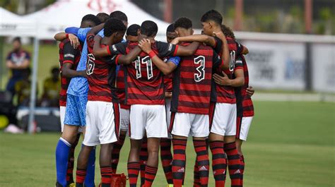 Flamengo Vence A Aparecidense Dois Gols De Lorran E Lidera Grupo