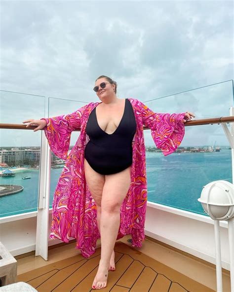 Hannah Schneider Plus Size Fashion On Instagram Things I Love Big