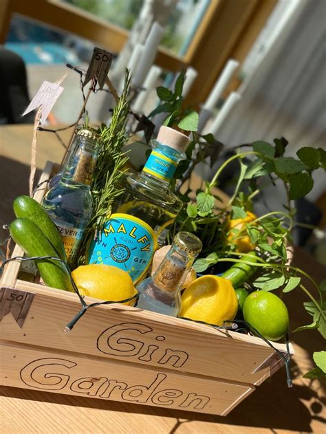 Gin Garden Kreatives Gin Geschenk Zum Gin Gifts Diy Presents Gin