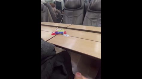 Masturbação Extremamente Arriscada no Meio De Um Dia Na Viagem De Trem Para Casa Pornhub Gay