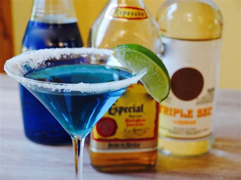 Delicious Blue Cura Ao Cocktails That Will Wow Your Guests Delishably