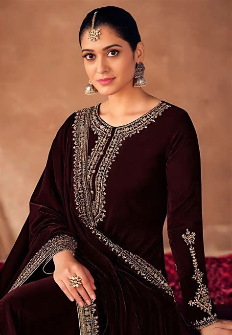 Maroon Velvet Pakistani Suit B