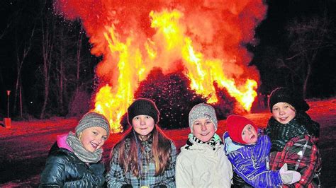 Feuer Loderte Am Abend