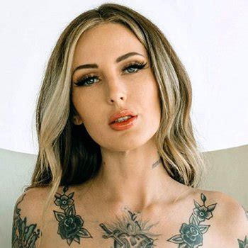 Busty Tattooed Babe Paige Amaze Revealing Her Amazing Nude Body 10 Photos