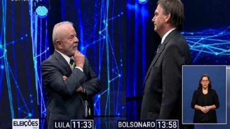 Em primeiro debate do 2º turno Bolsonaro e Lula trocam acusações