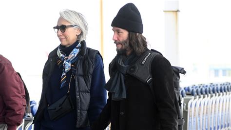 Keanu Reeves And Girlfriend Alexandra Grant Hold Hands At Jfk Photos Hollywood Life