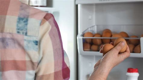 Occhio Alle Uova Dopo L Acquisto Vanno Messe In Frigo Oppure No