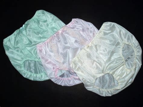 3 New Nylon Brief Panties Softandsilky Panty Hip36 38 Womens White