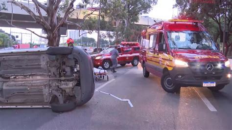 Motorista Capota Carro Ao Desviar De Corpo Na Marginal Tiet Viva Abc