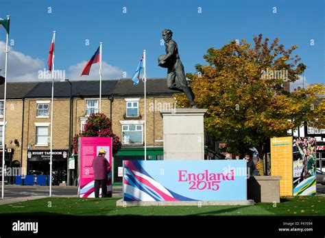 William Webb Ellis Statue Rugby Warwickshire England Uk Stock Photo