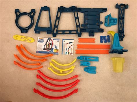 Hot Wheels GYP65 Triple Loop Track Builder Set Gebraucht in für CHF 9 mit Lieferung auf