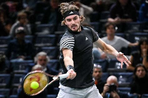 Tsitsipas élimine Zverev et est assuré de disputer le Masters à Turin